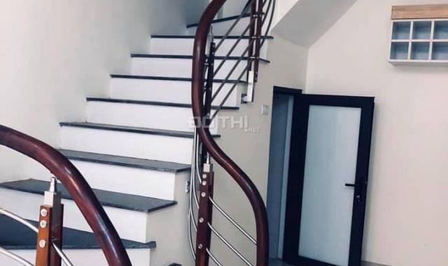 Bán nhà PL Bát Khối, Long Biên, 37m2, MT 4m, 5T mới xây, 3 thoáng, ô tô vào nhà. Giá chỉ 3.9 tỷ