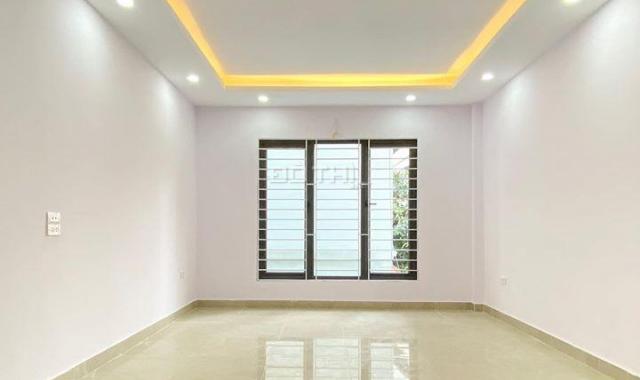 Bán nhà đường Nguyễn Công Trứ, lô góc 2 mặt thoáng, 32m2*5T, giá 2,85 tỷ