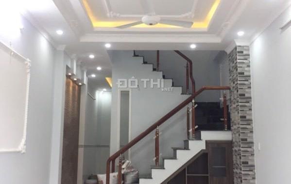 Bán dãy phố trệt 1 lầu 4x10m, hẻm xe hơi gần chợ Hưng Long, giá 600tr, sổ hồng chính chủ từng căn