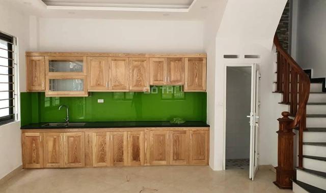 Bán nhà Định Công, 4 tỷ, 55m2 x 5 tầng, MT 7m, 3 mặt thoáng