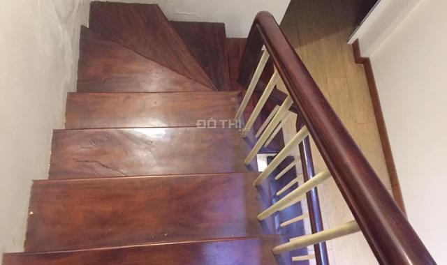 Bán nhà 4 tầng phố Trần Hữu Tước, DT: 71m2, nhà xây đẹp, chủ bán để lại toàn bộ NT, gần ngay hồ