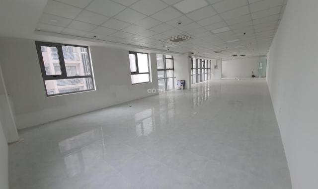 Cao ốc văn phòng Luxcity mới hoàn thiện sàn trống suốt. LH 0909.44.8284 Hiền