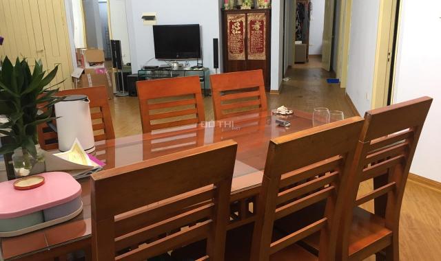 Cần bán căn hộ CC A2 - 151A Nguyễn Đức Cảnh 88m2, 2 phòng ngủ, 2WC, tầng trung, giá 1.74 tỷ