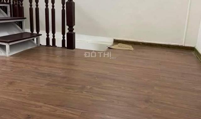 Bán nhà phố 8/3, lô góc, ô tô, 20m2 x 3T, giá 1 tỷ 620 tr