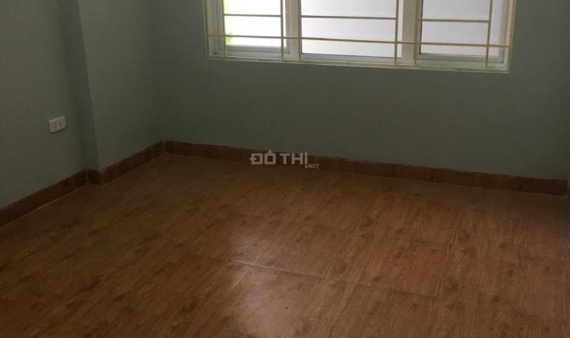 Cần bán căn nhà Yên Nghĩa 32m2, ô tô cách 15m, giá 1,3 tỷ, Lh: 0823263888