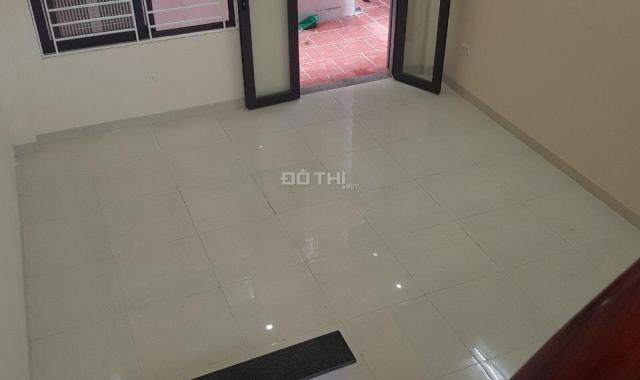 Cần bán căn nhà Yên Nghĩa 32m2, ô tô cách 15m, giá 1,3 tỷ, Lh: 0823263888