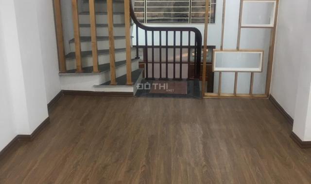 Ô tô tránh nhau! Cần bán nhà phân lô Hoàng Văn Thái 26m2 x 5T, tiền 3m, 2.8 tỷ