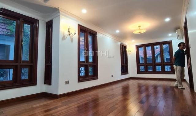 Bán nhà vườn villa đẹp nội thất dát vàng Hapulico 141m2, 31 tỷ mặt tiền 9m nhiều mặt thoáng