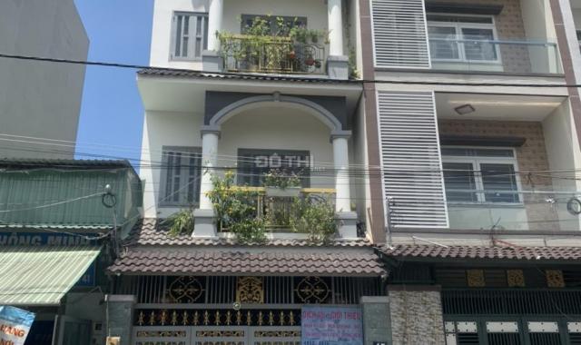 Bán nhà MTKD đường Kênh Nước Đen, P. Tân Thành, Q. Tân Phú, dt: 4,5x12, 4 tấm