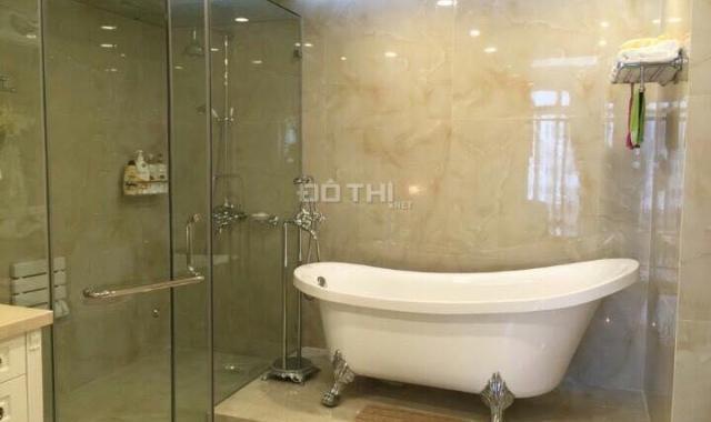 Bán căn hộ chung cư Royal City 138m2, căn góc tầng 22 tòa R5 Royal City. LHTT: 0896651862