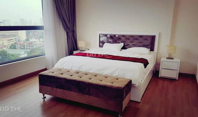 Bán căn hộ 3 phòng ngủ chung cư Vinhomes Nguyễn Chí Thanh, sổ đỏ CC, giá 7.6 tỷ. LHTT: 0852891080