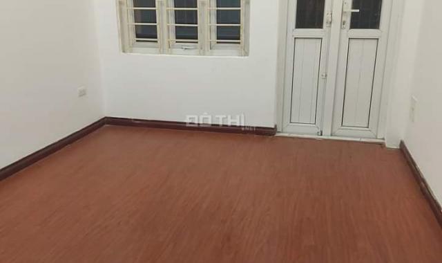 Bán nhà Vĩnh Phúc, ngõ thông, kinh doanh, gần phố, 36m2, giá 2.3 tỷ. LH Minh 0936419288