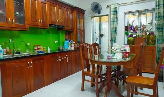 Bán nhà Kim Giang, Hoàng Mai, ngõ thông, 2 mặt thoáng, DT 51m2, 4 tầng, MT 3,6m, giá bán 4,1 tỷ