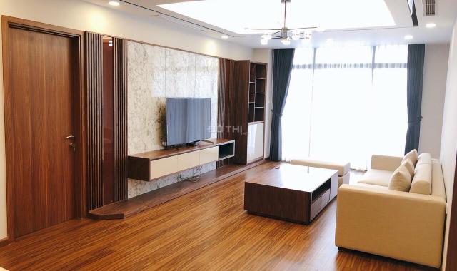 Cho thuê căn hộ 156m2, 3PN, full nội thất thiết kế mới 100% giá cực tốt tại Discovery Complex
