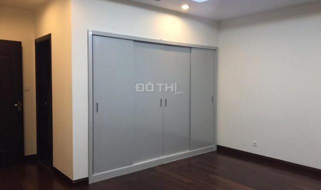 Bán căn góc 131.5m2 - 3PN view quảng trường, tòa R5, tầng 20, giá 5.6 tỷ. LHTT: A. Vũ 0936031229