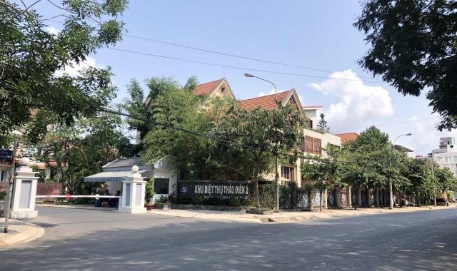 Bán biệt thự MT đường Nguyễn Văn Hưởng, phường Thảo Điền, Quận 2, lô góc 3 mặt tiền cực hiếm