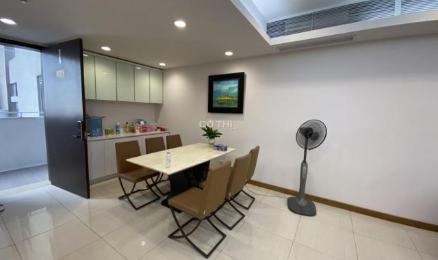 Chính chủ bán căn hộ 133m2, 2PN, 2WC tòa Dolphin Plaza. View đẹp tầng đẹp, full nội thất