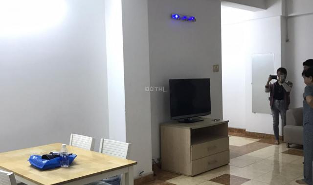 Cho thuê CHCC H1, Hoàng Diệu, Quận 4, 69m2, 2PN, NT đầy đủ, nhà đẹp, giá 9tr/th. LH: 0906735933