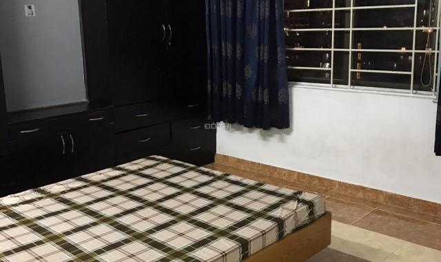 Cho thuê CHCC H1, Hoàng Diệu, Quận 4, 69m2, 2PN, NT đầy đủ, nhà đẹp, giá 9tr/th. LH: 0906735933