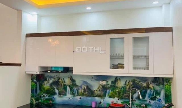 Bán gấp nhà phố Liễu Giai, tặng nội thất, 40m2, MT 4m, giá chỉ 4 tỷ