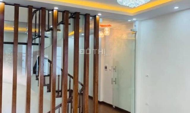 Bán gấp nhà phố Liễu Giai, tặng nội thất, 40m2, MT 4m, giá chỉ 4 tỷ