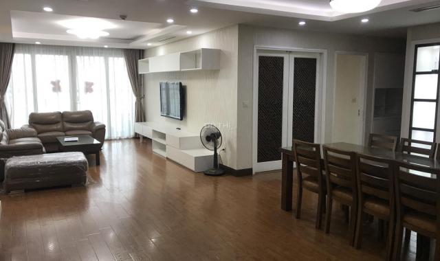Cho thuê căn hộ cao cấp chung cư Mandarin Garden 170m2, đường Hoàng Minh Giám, quận Cầu Giấy