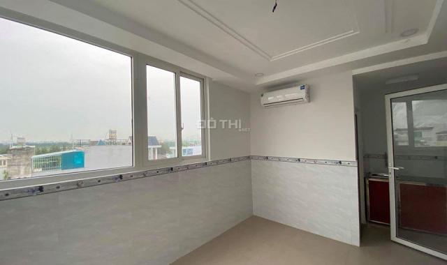 Phòng mới xây 30m2 có ban công, nội thất cơ bản giờ tự do Tân Sơn, Gò Vấp
