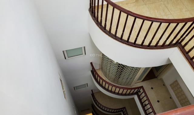 Cho thuê nhà nguyên căn 180m2 x 7 tầng tại 273 Tôn Đức Thắng, Đống Đa