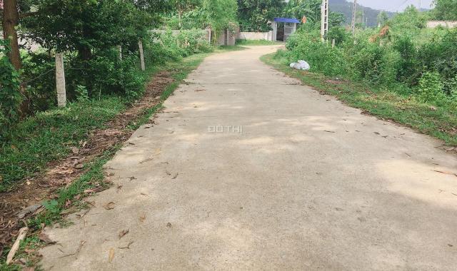 DT 1800m2 mặt tiền rộng, view cánh đồng, giá hấp dẫn tại Yên Bài. LH 0988908583