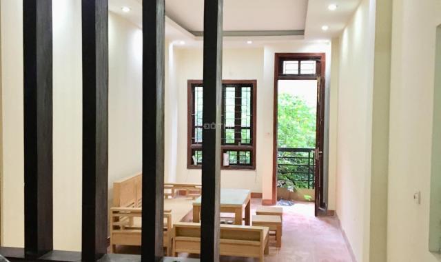 Cho thuê phòng ngõ 225 Quan Hoa thông ra Nguyễn Khánh Toàn, Cầu Giấy. Giá 2,2 tr/th điện nước rẻ