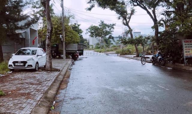 Cần bán lô đất ngã 4 đường Nguyễn Dục - Đông Trà 5 - Ngũ Hành Sơn - Đà Nẵng