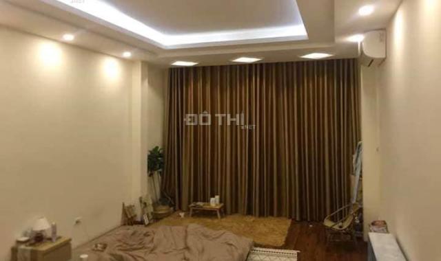 Bán nhà Cầu Giấy, gara ô tô, thang máy, DT 40m2, 7 tầng, giá 8.25 tỷ