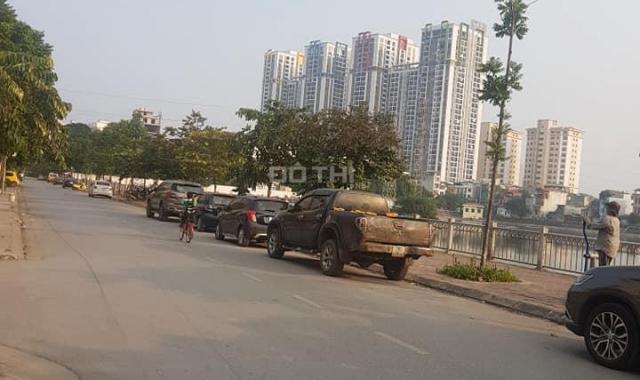 Cần bán gấp nhà mặt phố Hạ Đình - Thanh Xuân, gần mặt hồ, DT: 65m2, MT 5.5m, ô tô để tầng 1