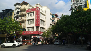Cho thuê showroom, ngân hàng nhà MP Vũ Phạm Hàm, 2 mặt thoáng, MT 8m, DT 152m2 x 5T, vỉa hè rộng