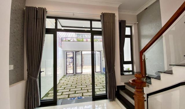 Bán nhà 1 trệt, 3 lầu Lê Văn Chí, P. Linh Trung, Thủ Đức, DTSD: 380m2