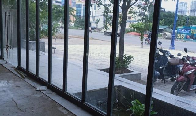 Mặt bằng kinh doanh hoặc làm VP DT 340m2 tại MT đường Nguyễn Hoàng, DT 17x20m, 2 mặt tiền, 80 tr/th