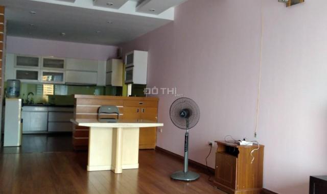 Nhà 150m2, 3PN, full nội thất chung cư phố Nguyễn Chí Thanh