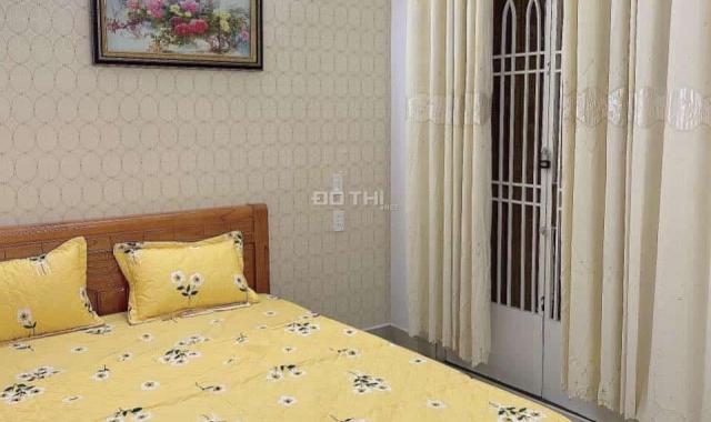 Cần bán gấp nhà nát tiện xây mới 117m2, giá 5,25 tỷ