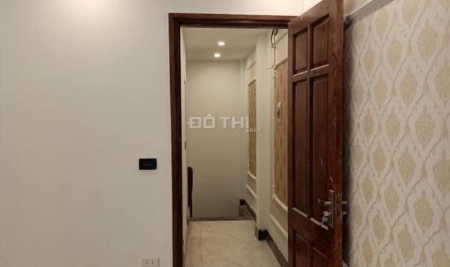 Cự Lộc - Nhà mới xây, 35m2, 5 tầng, MT 3.5m, giá nhỉnh 3 tỷ - Cạnh Royal City