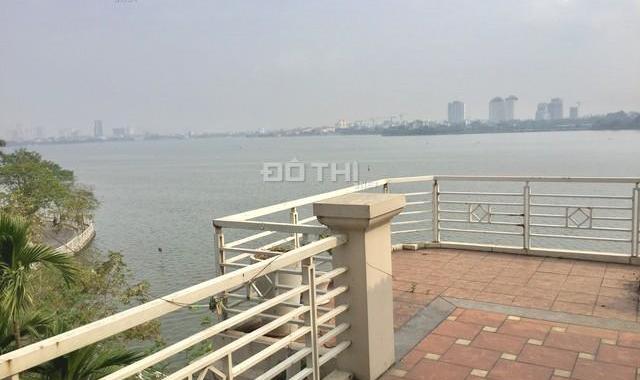 Nhà phố Nguyễn Đình Thi, 38m2, 20m ra hồ, chỉ 4 tỷ. LH 0974.547.205