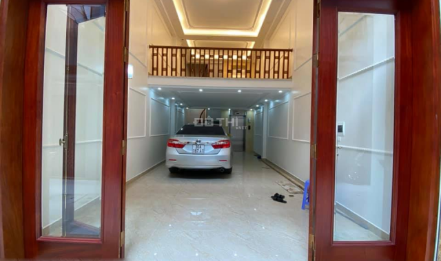 Bán nhà Vương Thừa Vũ, DTCN 48m2 * 7T, 8.5 tỷ, thang máy, ô tô vào nhà, thuận tiện KD 0979861562