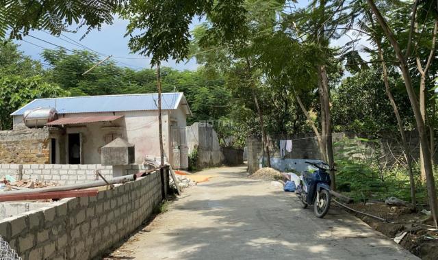 Bán đất full thổ cư, có sẵn nhà, cách mặt đường chính Phú Mãn 50m, giá chỉ hơn 700tr, LH 0974715503