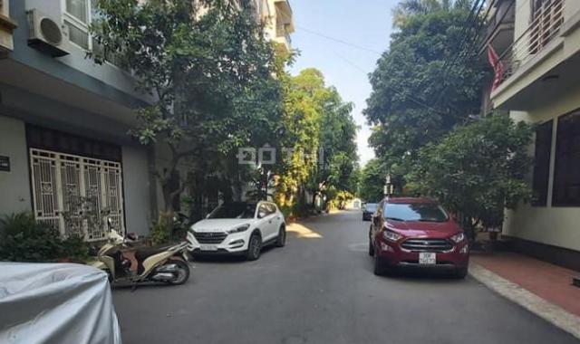 Phân lô vip, gara vài ô tô, bé tiền 377 Lâm Du, Long Biên 99m2, 4T, 4,7 tỷ