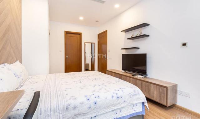 Cho thuê căn hộ chung cư Vinhomes D'Capitale - Trần Duy Hưng, 2 PN - 82m2, view hồ - 15 triệu/th