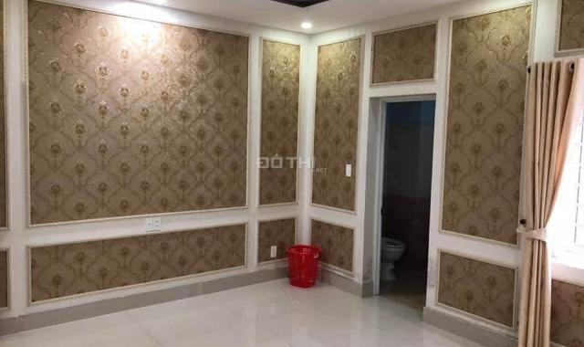 Cho thuê nhà nguyên căn Hiệp Thành, TDM có 3PN, đường ô tô, full nội thất, DT: 250m2. Giá: 13tr/th