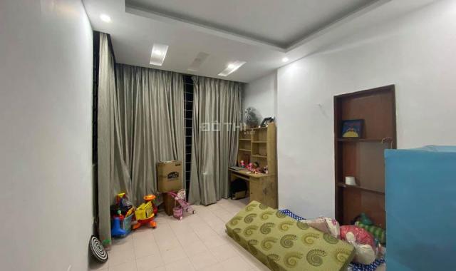 Cực hiếm bán nhà Yên Lãng: 32m2, 4 tầng, 9m mặt tiền, giá hạt dẻ 2.95 tỷ