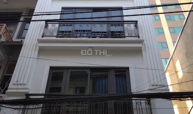 Cực hiếm, bán nhà mặt phố Trần Quốc Hoàn, Cầu Giấy, 43m2