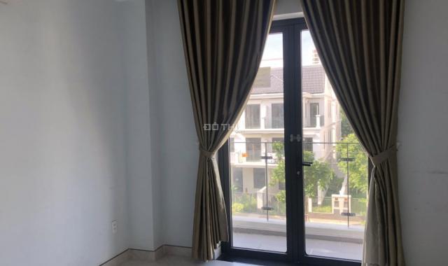 Chính chủ cho thuê nhà phố 1 trệt, 3 lầu, khu Lakeview City, giá hót 24 tr/th, LH 0902872670