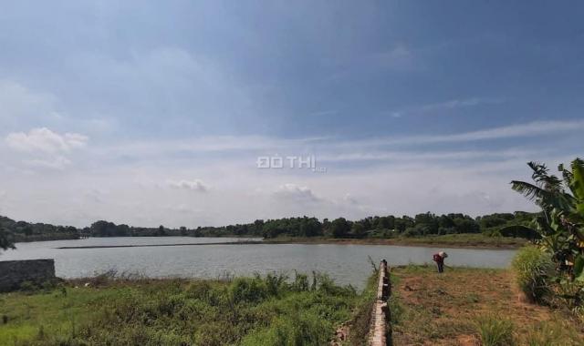 Bán lô đất S 2960m2, có 400m2 đất ở, bám mặt hồ, xã Hòa Thạch, huyện Quốc Oai, Hà Nội