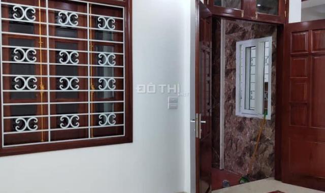 Bán nhà 5 tầng Phương Mai gồm 40m2, MT 4,5m, giá 4,6 tỷ